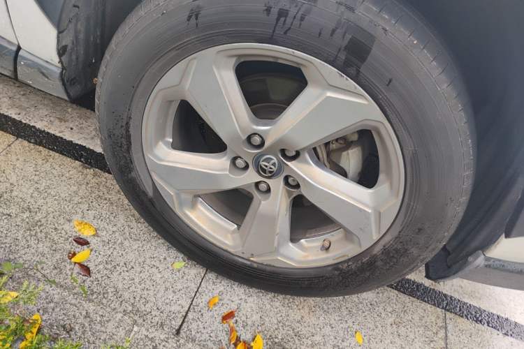 Used Toyota RAV4 2020 2.0L CVT Two-Wheel Drive Fashion Edition Right Front Wheel Hub