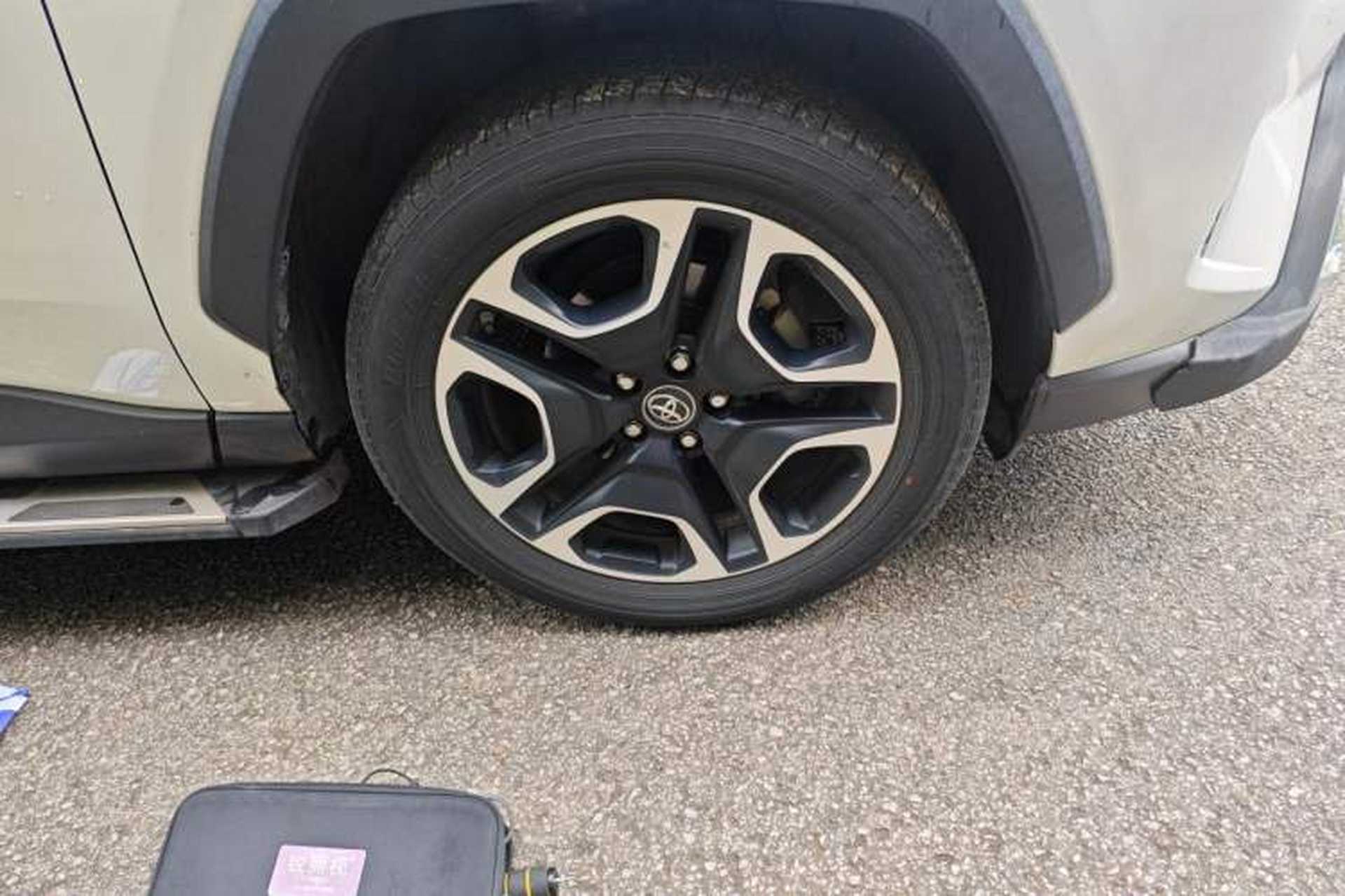 Used Toyota RAV4 2020 2.0L CVT Two-Wheel Drive Prestige Edition Right Front Wheel Hub