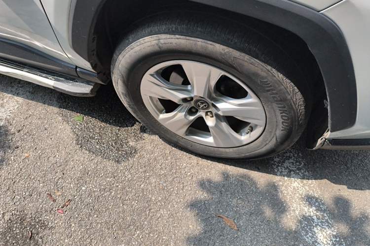 Used Toyota RAV4 2020 2.0L CVT Two-Wheel Drive Urban Edition Right Front Wheel Hub
