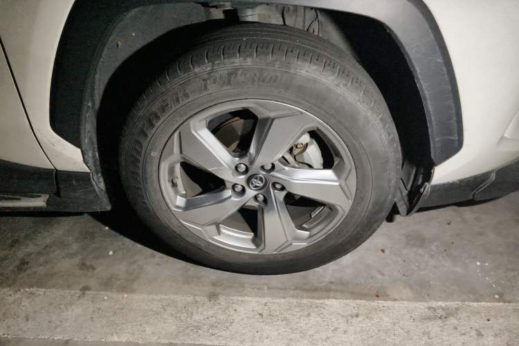 Used Toyota RAV4 2020 2.0L CVT Two-Wheel Drive Fashion PLUS Edition Right Front Wheel Hub