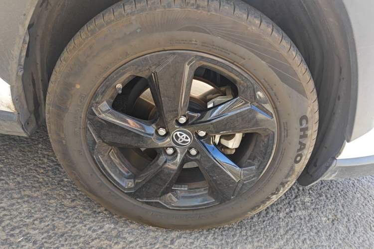 Used Toyota RAV4 2020 Dual-Engine 2.5L E-CVT Four-Wheel Drive Elite Edition Right Front Wheel Hub