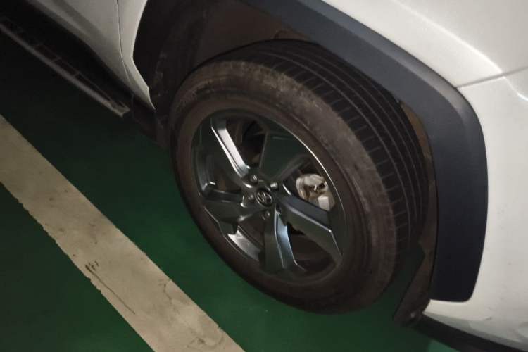 Used Toyota RAV4 2020 2.0L CVT Two-Wheel Drive Fashion PLUS Edition Right Front Wheel Hub