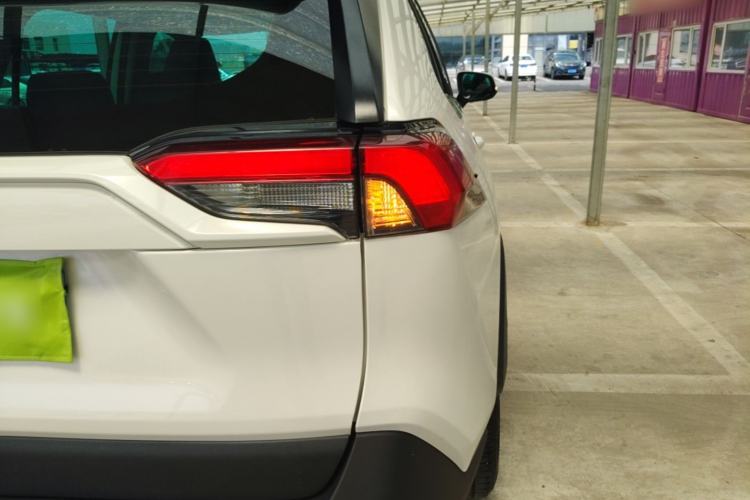 Used Toyota RAV4 2020 2.0L CVT Two-Wheel Drive Fashion PLUS Edition Right Rear Taillight