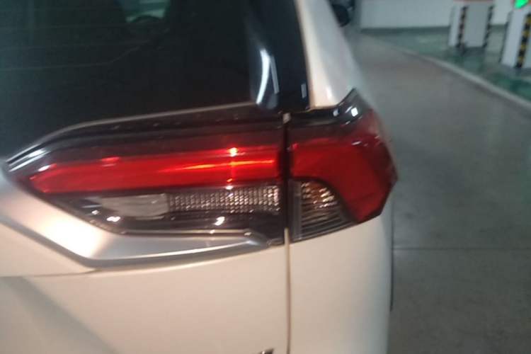 Used Toyota RAV4 2020 2.0L CVT Four-Wheel Drive Prestige Edition Right Rear Taillight