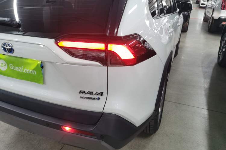 Used Toyota RAV4 2020 Dual-Engine 2.5L E-CVT Two-Wheel Drive Elite Edition Right Rear Taillight