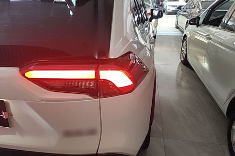 Used Toyota RAV4 2020 2.0L CVT Two-Wheel Drive Fashion PLUS Edition Right Rear Taillight
