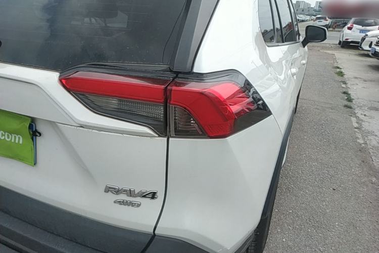 Used Toyota RAV4 2020 2.0L CVT 4x4 Trend Edition Right Rear Taillight
