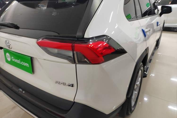 Used Toyota RAV4 2020 2.0L CVT Two-Wheel Drive Urban Edition Right Rear Taillight