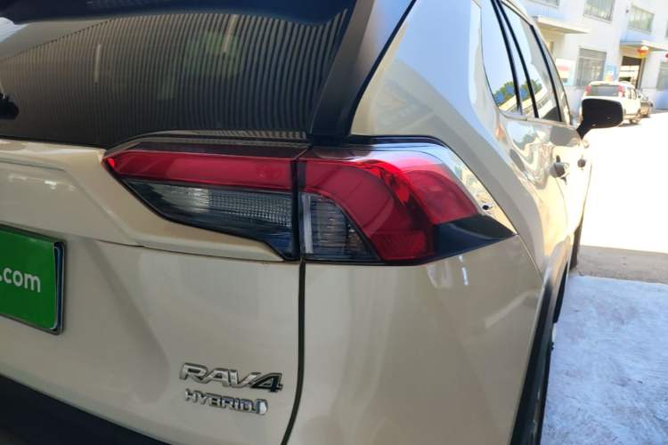 Used Toyota RAV4 2020 Dual-Engine 2.5L E-CVT Two-Wheel Drive Elite Edition Right Rear Taillight
