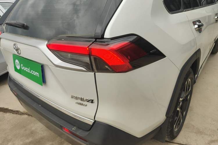 Used Toyota RAV4 2020 2.0L CVT Four-Wheel Drive Prestige Edition Right Rear Taillight