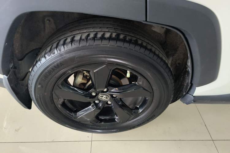 Used Toyota RAV4 2020 Dual-Engine 2.5L E-CVT 4x4 Elite PLUS Edition Right Rear Wheel Hub