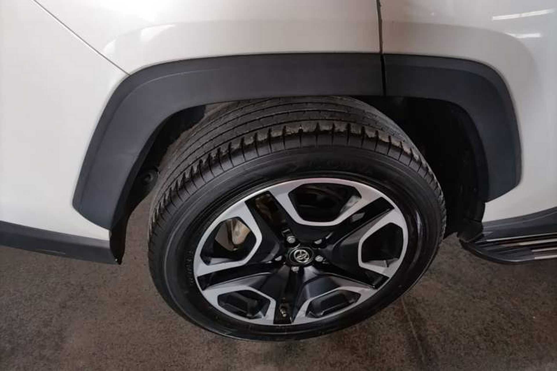 Used Toyota RAV4 2020 2.0L CVT Two-Wheel Drive Prestige Edition Right Rear Wheel Hub