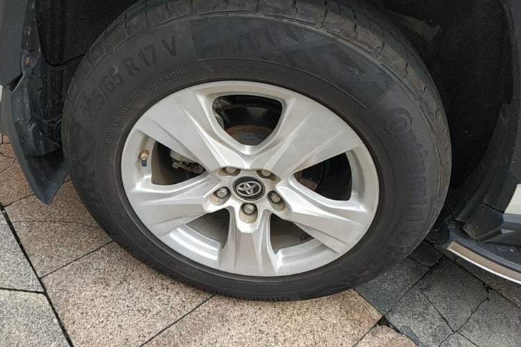 Used Toyota RAV4 2020 2.0L CVT Two-Wheel Drive Urban Edition Right Rear Wheel Hub