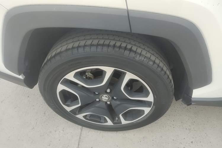 Used Toyota RAV4 2020 2.0L CVT Two-Wheel Drive Prestige Edition Right Rear Wheel Hub