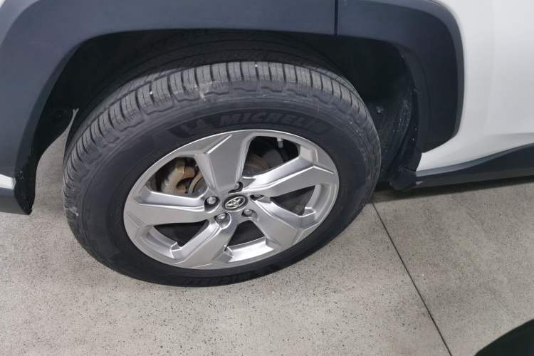 Used Toyota RAV4 2020 Dual-Engine 2.5L E-CVT Two-Wheel Drive Elite Edition Right Rear Wheel Hub
