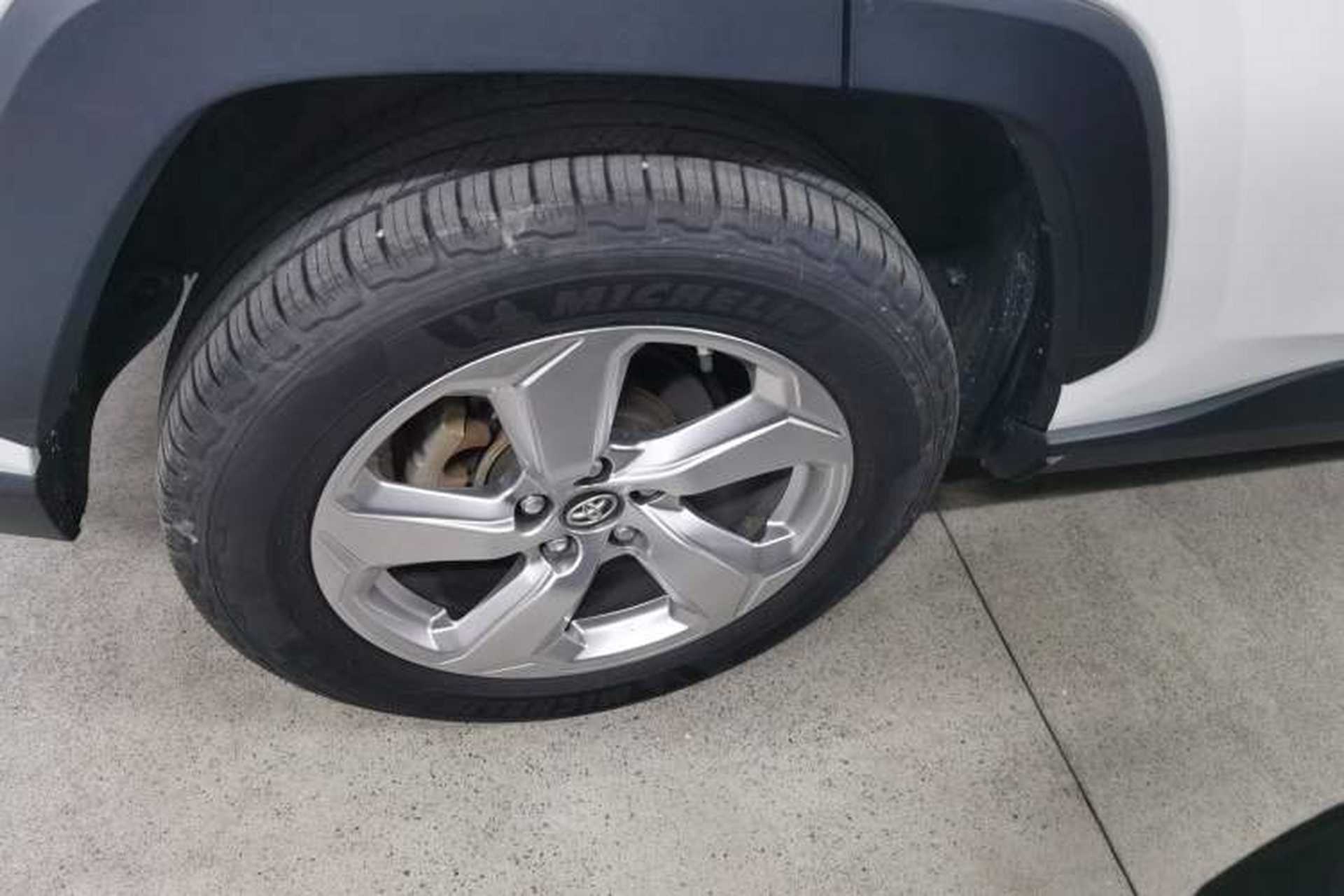 Used Toyota RAV4 2020 Dual-Engine 2.5L E-CVT Two-Wheel Drive Elite Edition Right Rear Wheel Hub