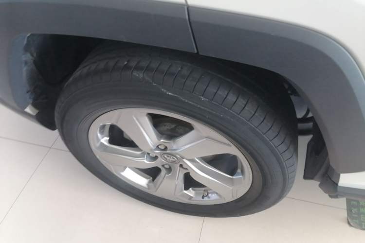 Used Toyota RAV4 2020 2.0L CVT 4x4 Trend Edition Right Rear Wheel Hub