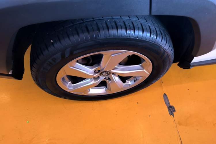 Used Toyota RAV4 2020 2.0L CVT Two-Wheel Drive Fashion Edition Right Rear Wheel Hub