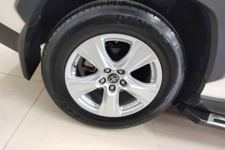 Used Toyota RAV4 2020 2.0L CVT Two-Wheel Drive Urban Edition Right Rear Wheel Hub