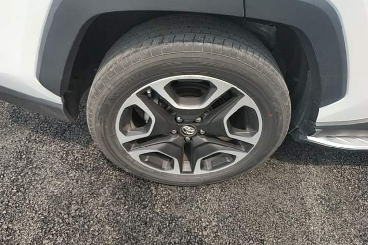 Used Toyota RAV4 2020 2.0L CVT Four-Wheel Drive Prestige Edition Right Rear Wheel Hub