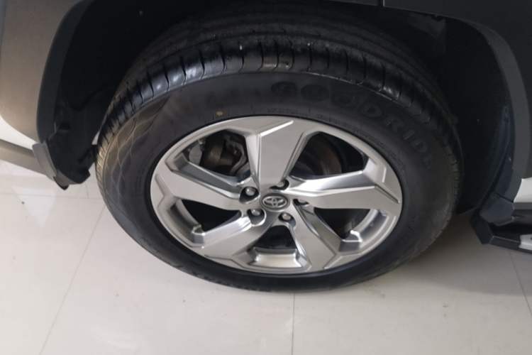 Used Toyota RAV4 2020 2.0L CVT Two-Wheel Drive Fashion PLUS Edition Right Rear Wheel Hub