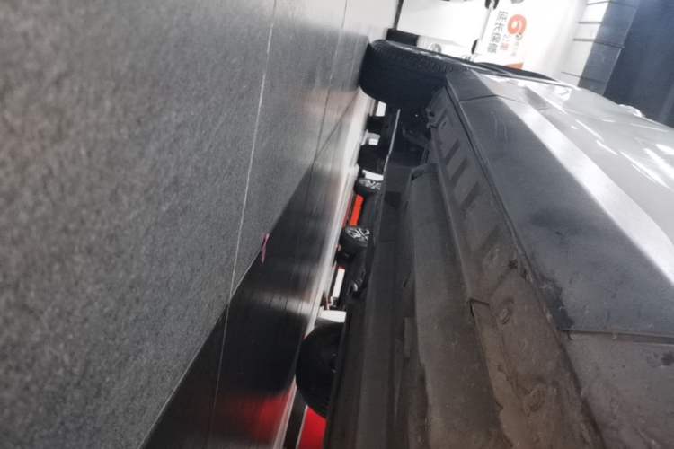 Used Toyota RAV4 2020 2.0L CVT Two-Wheel Drive Fashion Edition Right Side Sill