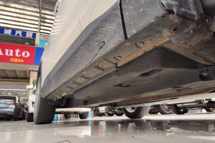 Used Toyota RAV4 2020 2.0L CVT 4x4 Trend Edition Right Side Sill