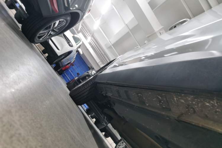 Used Toyota RAV4 2020 Dual-Engine 2.5L E-CVT Two-Wheel Drive Elite Edition Right Side Sill