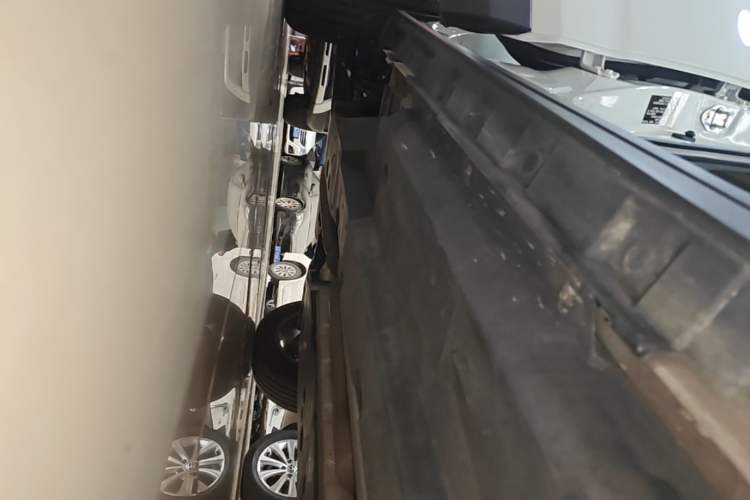 Used Toyota RAV4 2020 2.0L CVT Two-Wheel Drive Fashion Edition Right Side Sill