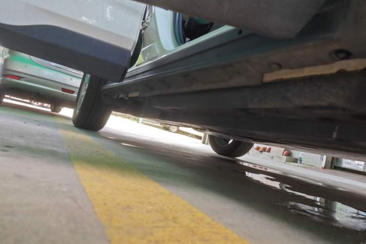 Used Toyota RAV4 2020 2.0L CVT Two-Wheel Drive Fashion Edition Right Side Sill