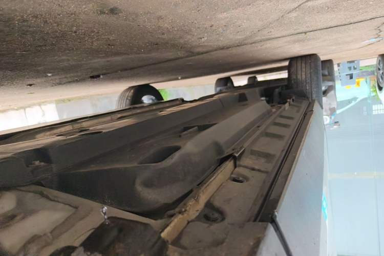 Used Toyota RAV4 2020 2.0L CVT 4x4 Style PLUS Edition Right Side Sill