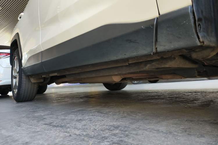 Used Toyota RAV4 2020 Dual-Engine 2.5L E-CVT Two-Wheel Drive Elite Edition Right Side Sill