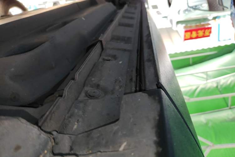 Used Toyota RAV4 2020 2.0L CVT Two-Wheel Drive Fashion Edition Right Side Sill