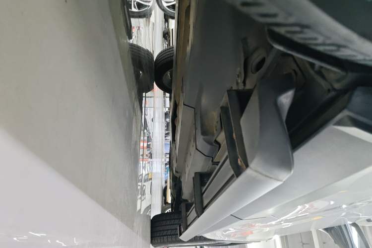 Used Toyota RAV4 2020 2.0L CVT Two-Wheel Drive Fashion PLUS Edition Right Side Sill