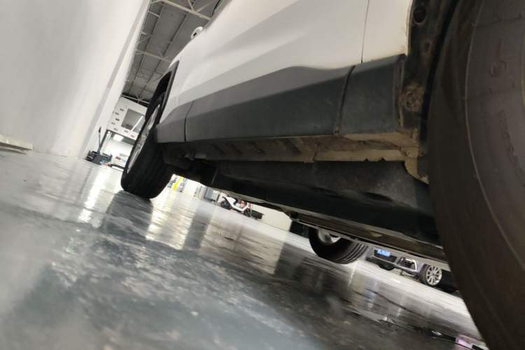 Used Toyota RAV4 2020 2.0L CVT Two-Wheel Drive Fashion Edition Right Side Sill