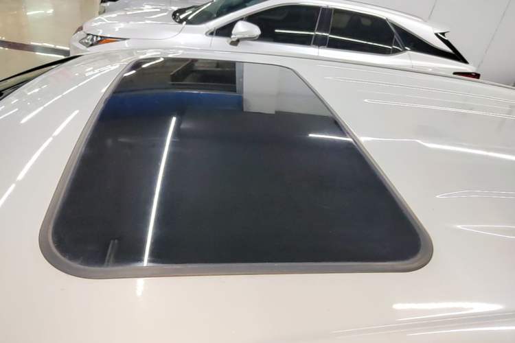 Used Toyota RAV4 2020 Dual-Engine 2.5L E-CVT 4x4 Elite PLUS Edition Roof