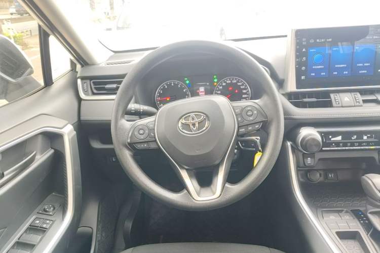 Used Toyota RAV4 2020 2.0L CVT Two-Wheel Drive Urban Edition Steering Wheel