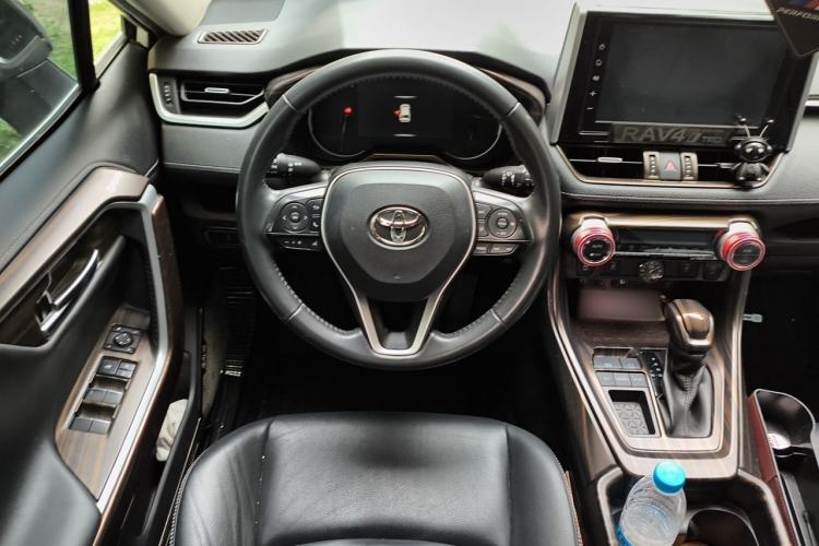 Used Toyota RAV4 2020 2.0L CVT Two-Wheel Drive Prestige Edition Steering Wheel