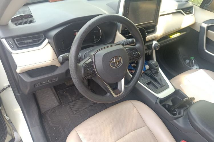 Used Toyota RAV4 2020 2.0L CVT Two-Wheel Drive Fashion Edition Steering Wheel