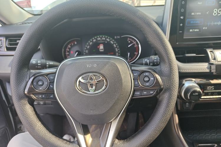 Used Toyota RAV4 2020 2.0L CVT Two-Wheel Drive Fashion Edition Steering Wheel