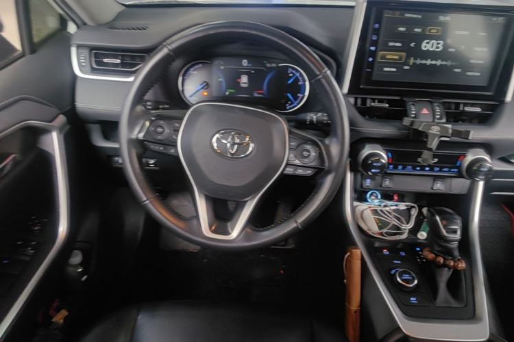 Used Toyota RAV4 2020 Dual-Engine 2.5L E-CVT 4x4 Elite PLUS Edition Steering Wheel