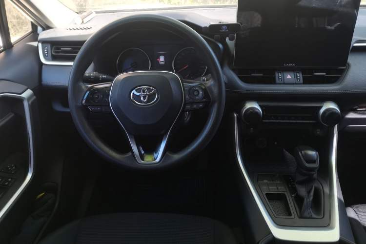 Used Toyota RAV4 2020 2.0L CVT Two-Wheel Drive Urban Edition Steering Wheel