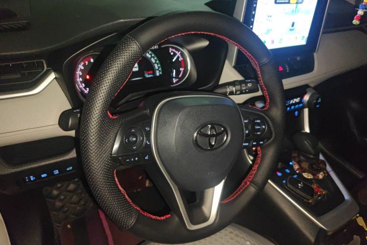 Used Toyota RAV4 2020 2.0L CVT 4x4 Trend Edition Steering Wheel