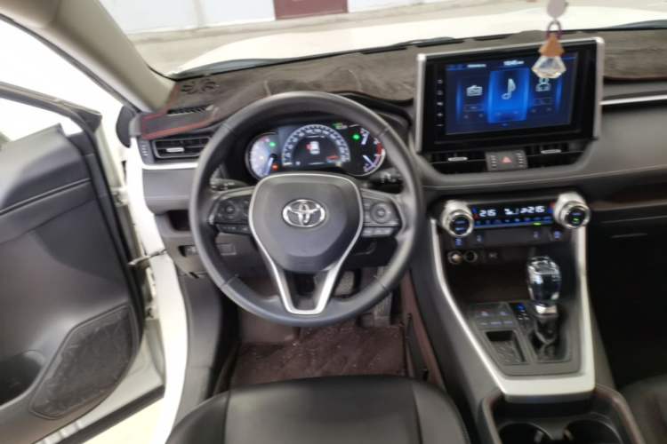 Used Toyota RAV4 2020 2.0L CVT Two-Wheel Drive Prestige Edition Steering Wheel