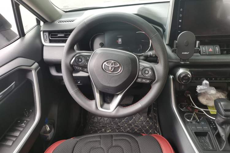Used Toyota RAV4 2020 2.0L CVT Two-Wheel Drive Fashion Edition Steering Wheel