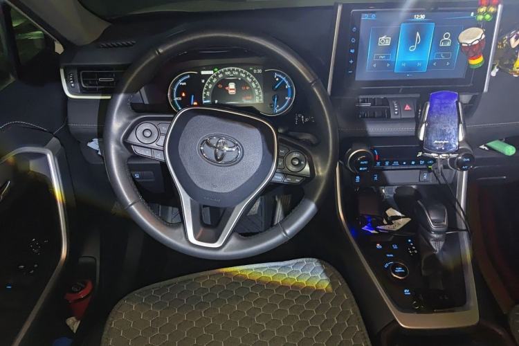 Used Toyota RAV4 2020 Dual-Engine 2.5L E-CVT 4x4 Elite PLUS Edition Steering Wheel