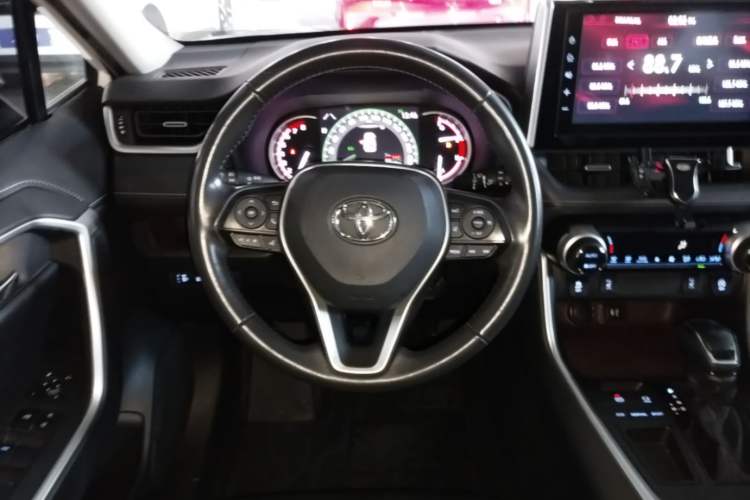 Used Toyota RAV4 2020 2.0L CVT Two-Wheel Drive Prestige Edition Steering Wheel