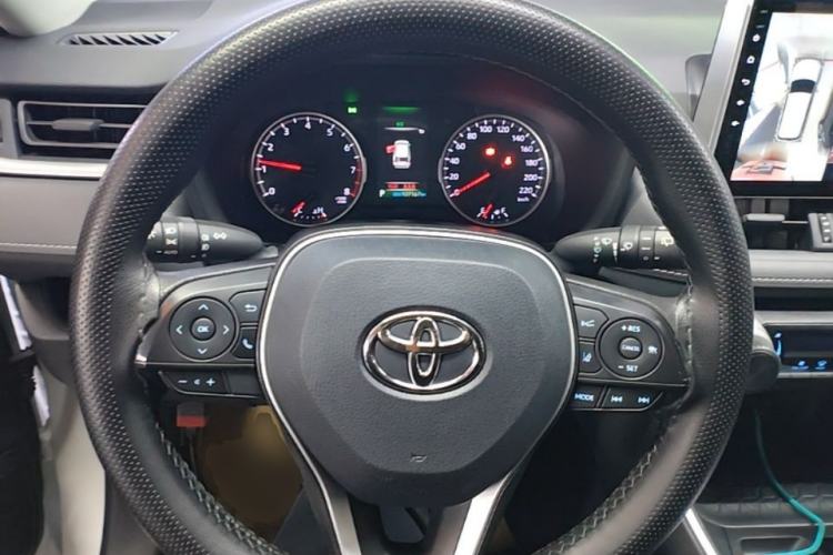 Used Toyota RAV4 2020 2.0L CVT Two-Wheel Drive Urban Edition Steering Wheel