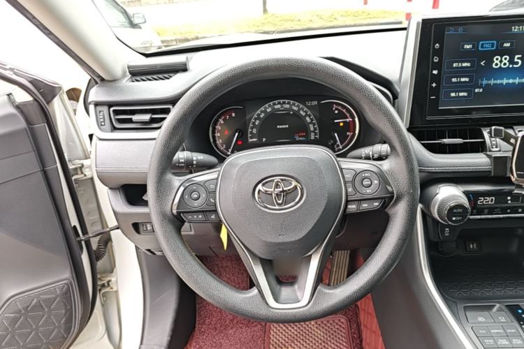 Used Toyota RAV4 2020 2.0L CVT 4x4 Trend Edition Steering Wheel