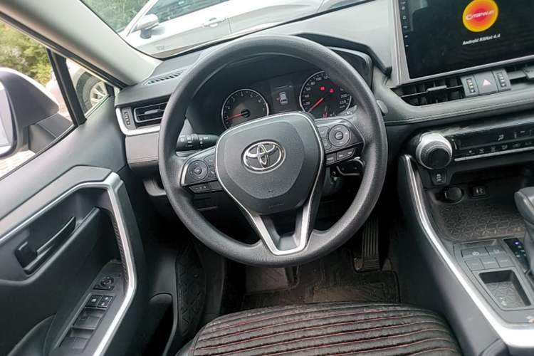Used Toyota RAV4 2020 2.0L CVT Two-Wheel Drive Urban Edition Steering Wheel